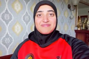 Abtaha Maqsood First Britain’s Hijabi Cricketer Gets School Mural