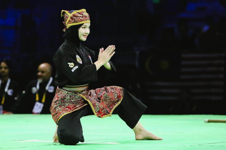 A Non-Muslim Martial Artist Explain Why She Wears Hijab