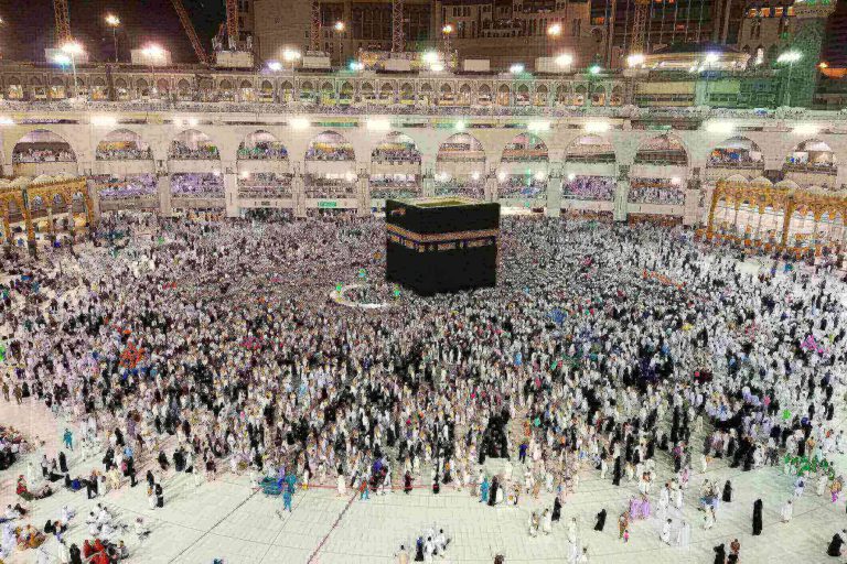 Yemeni Guy Caught Performing Umrah For Queen Elizabeth