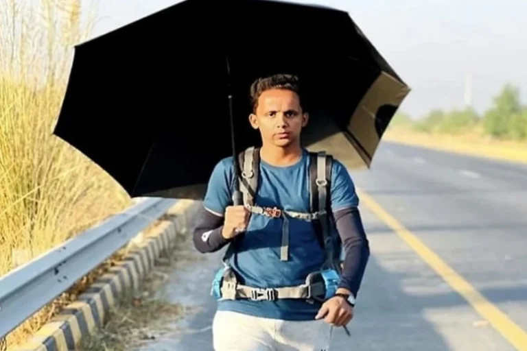 Pakistani Pilgrim Sets Out for Mecca on Foot to Attend Hajj Next Year
