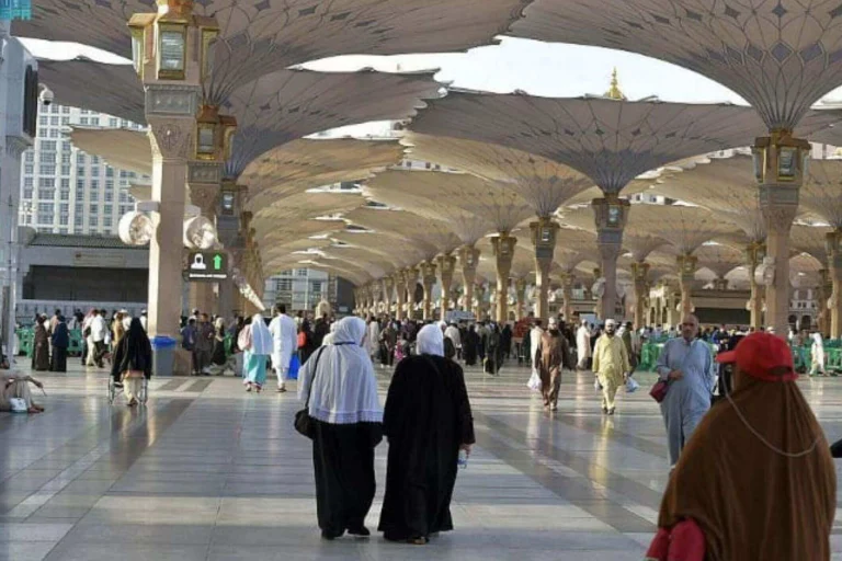 Prophet's Mosque Pilgrims Appreciate Saudi Arabia's Services