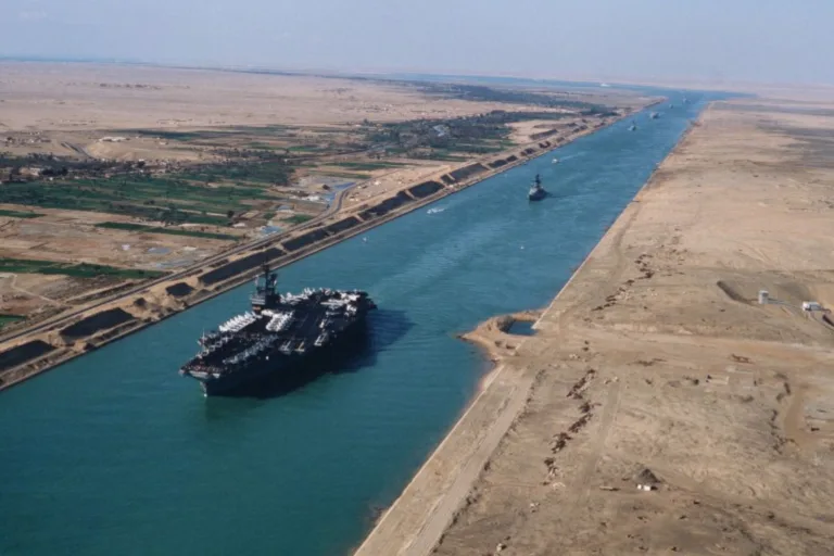 Egypt: Islamic Militants Attack Police In Suez Canal City