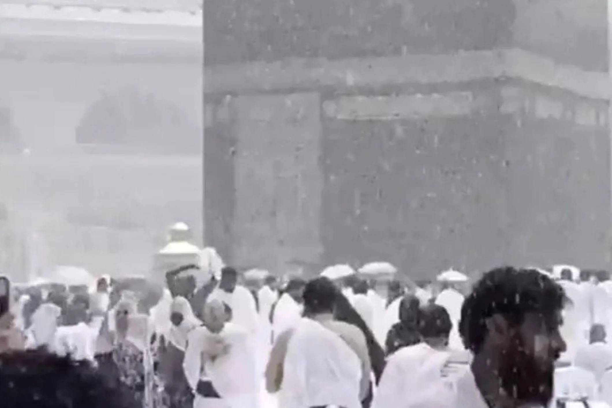 Snowfall At Grand Mosque Video Is Fake